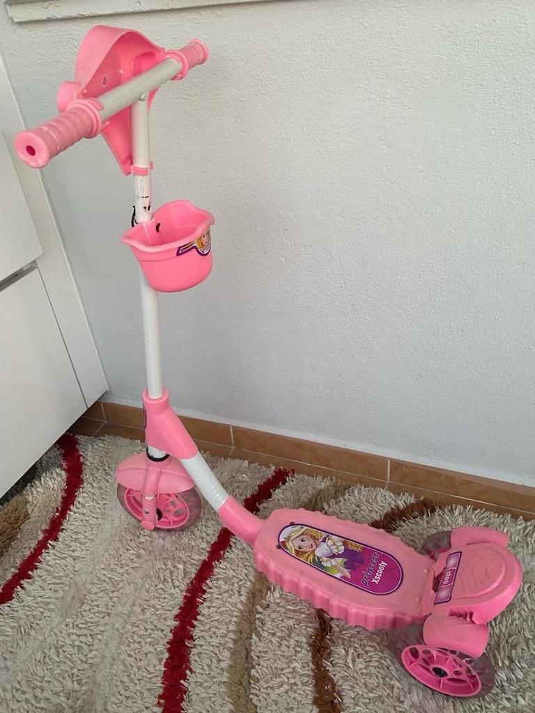 Pembe scooter - 2
