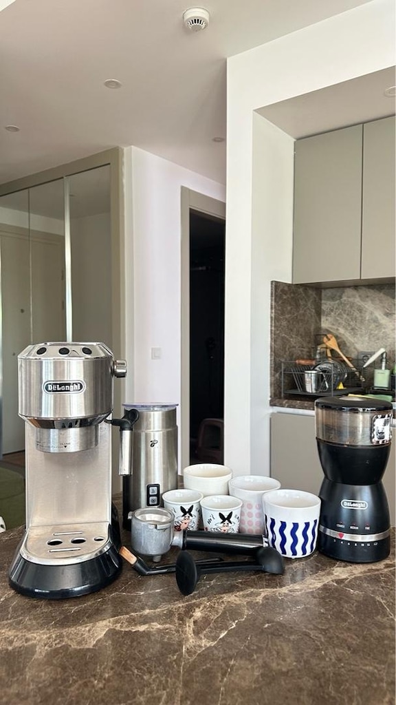 DeLonghi Dedica Espresso Makinesi + DeLonghi Öğütücü + Tchibo Süt Köpü - 3
