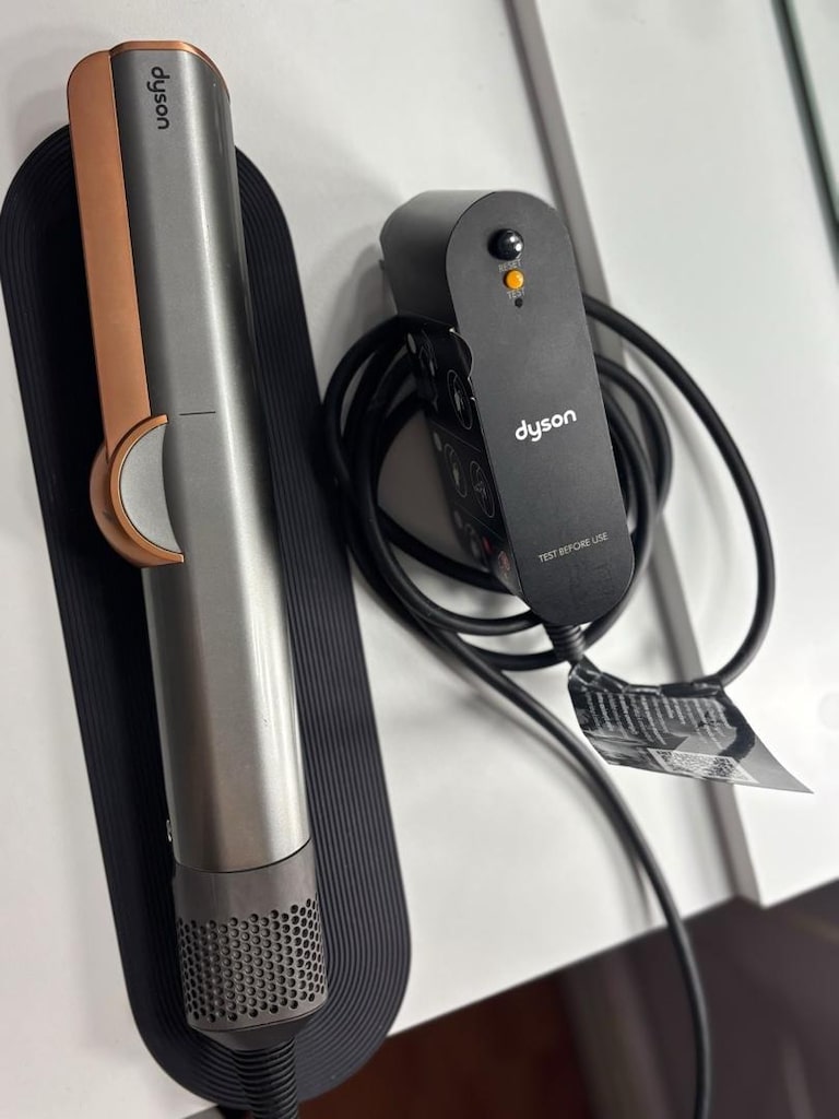 dyson airstrait - 4