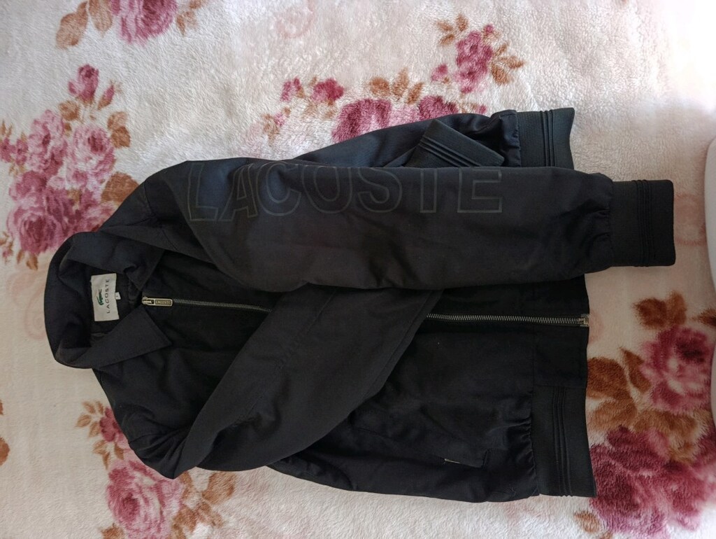 Lacoste mont