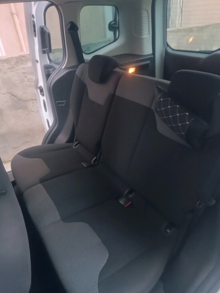 ford courier - 4