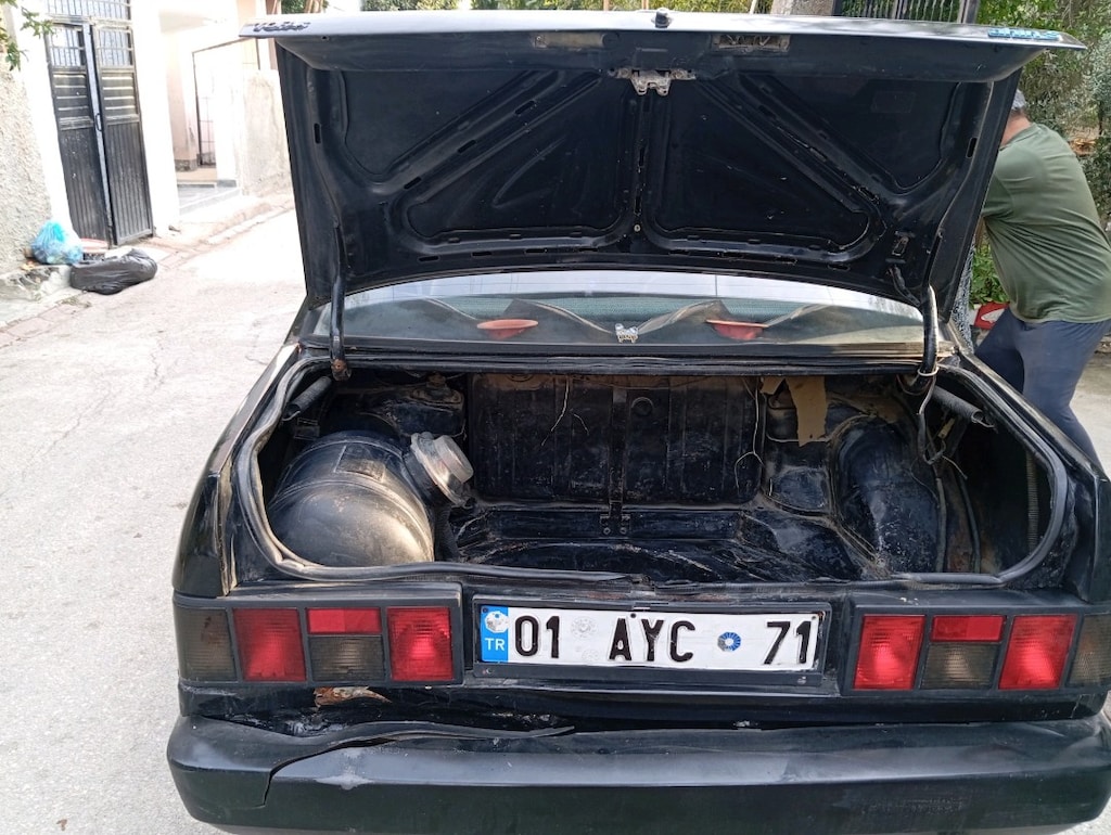 Siyah Tofaş sedan 1993 model - 6