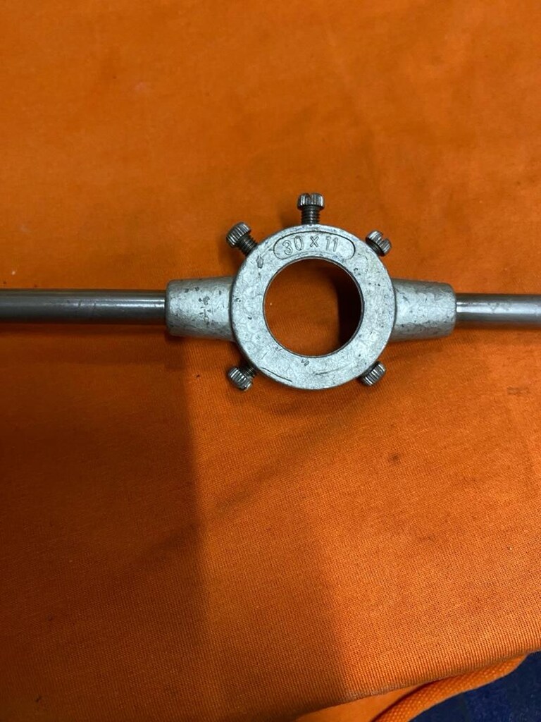 Alman Malı Kaliteli Pafta Kolu 30x11 mm Vida Diş Açma - 5