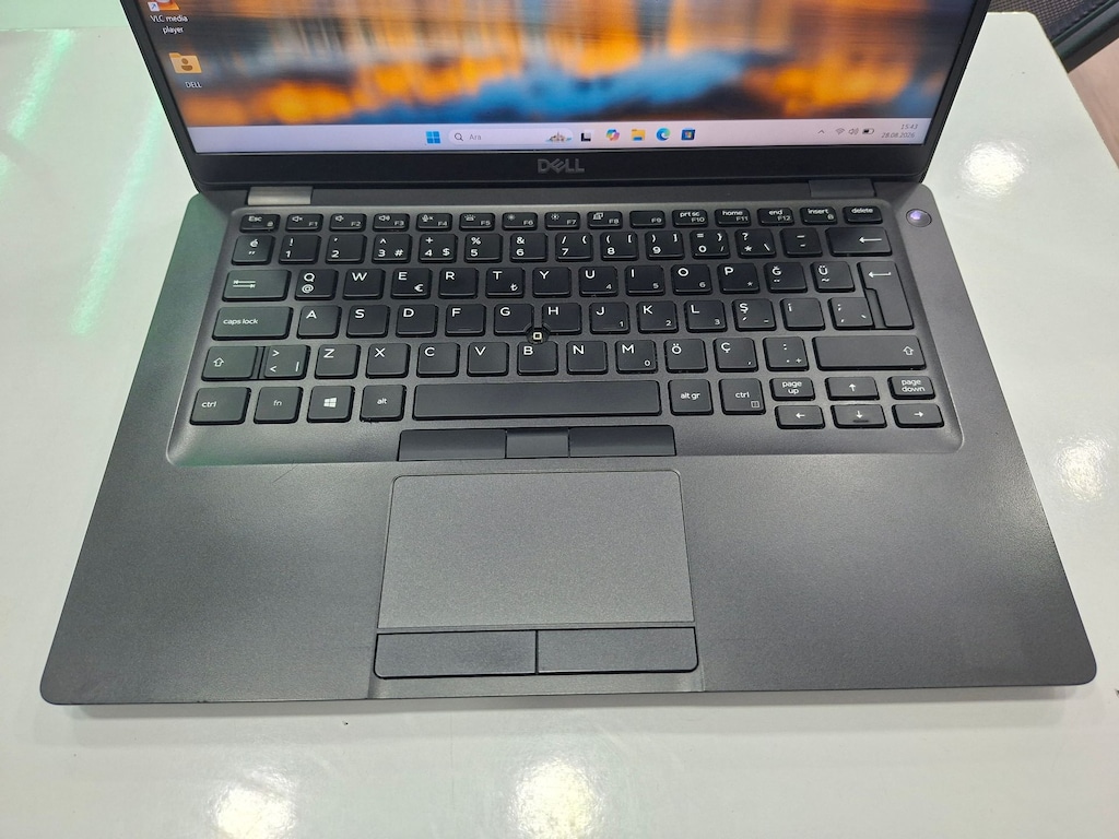 DELL LATITUDE 5400 INTEL I5 8265U 8GB DDR4 RAM 256GB M2 NVME SSD - 3