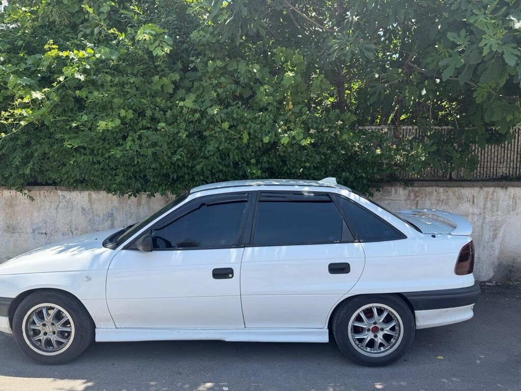 OPEL ASTRA - 4