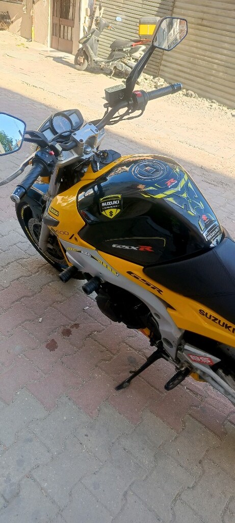 suzuzki gsr 600 - 3