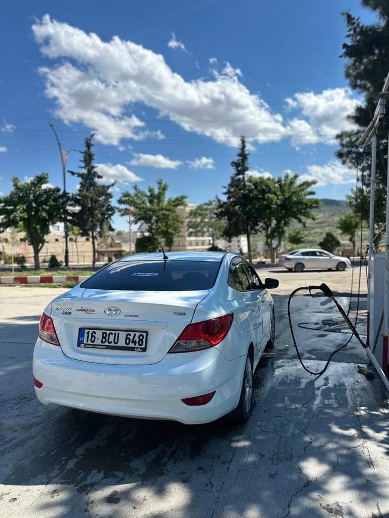 Hyundai Accent blue - 12