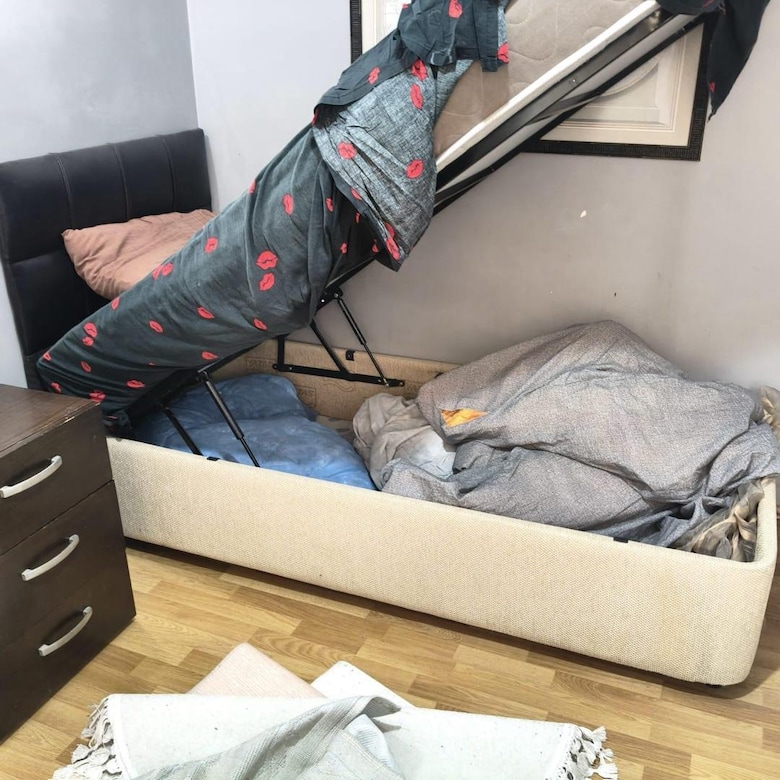 Satılık Çift Kişilik Tek Kişilik Baza Yatak - 2