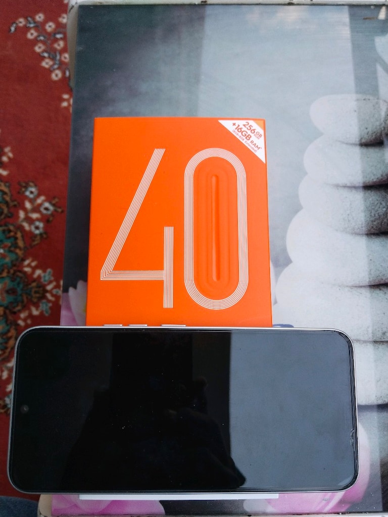 Tecno Spark 40 Pro 256 GB - 4