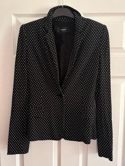 mango vatkalı puantiye desen blazer ceket
