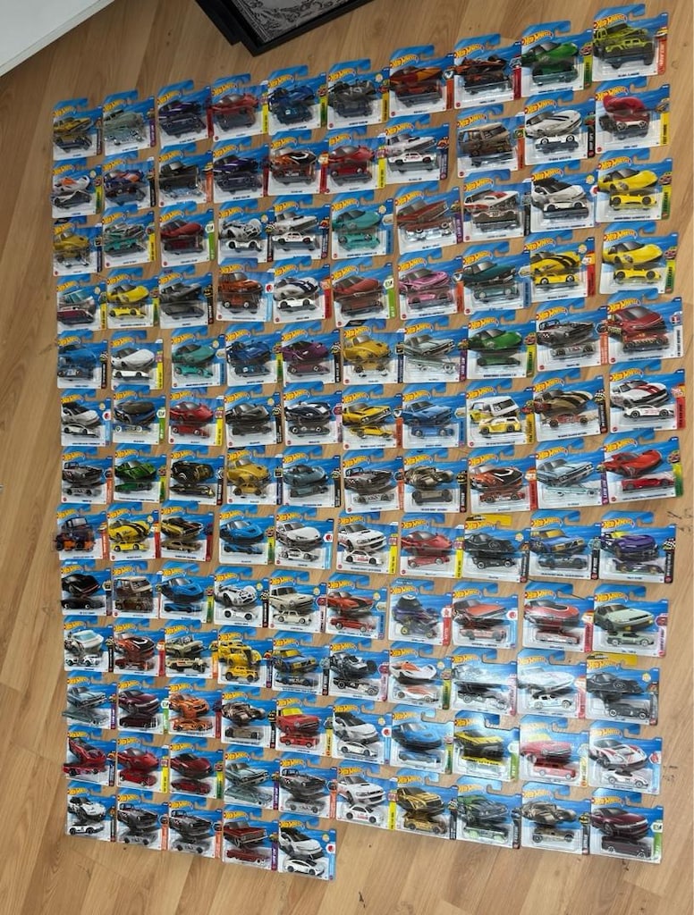HOT WHEELS REGULAR