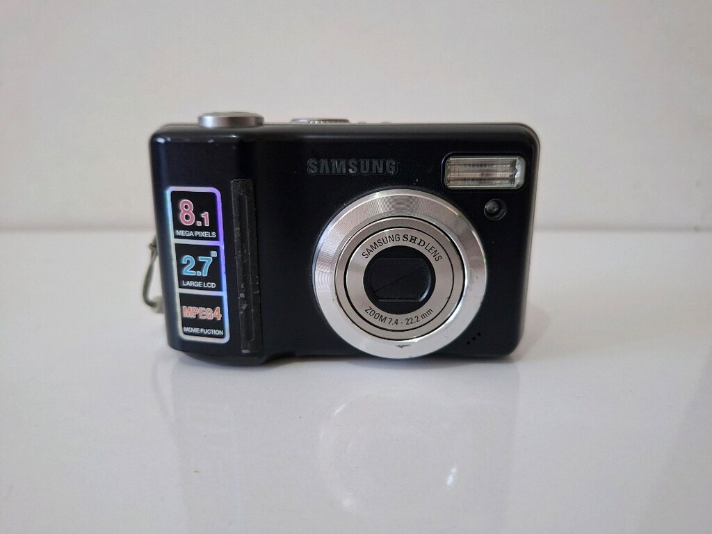 Samsung S830 Dijital Fotoğraf Makinesi 8.1 Megapiksel 3x Zoom Siyah - 4