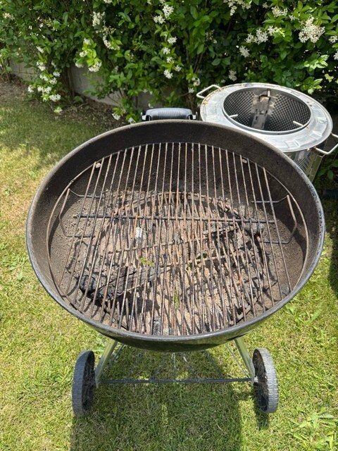 Weber 53cm komurlu mangal