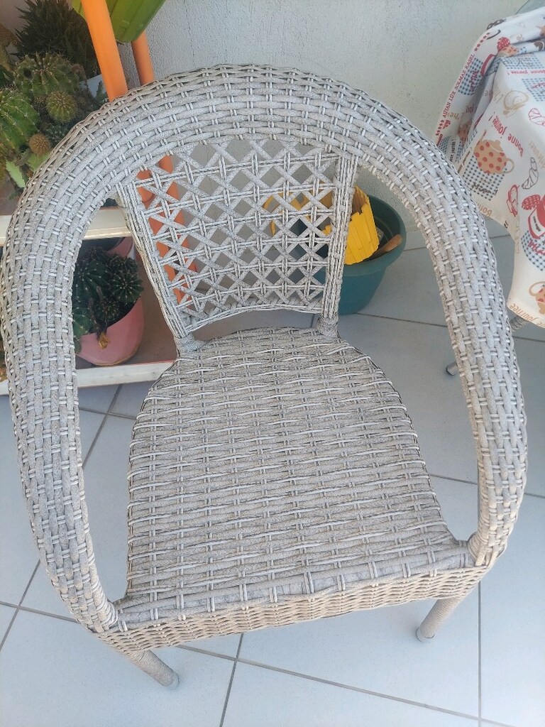 hasır cam masa ve 4 sandalye kullanışlı - 3