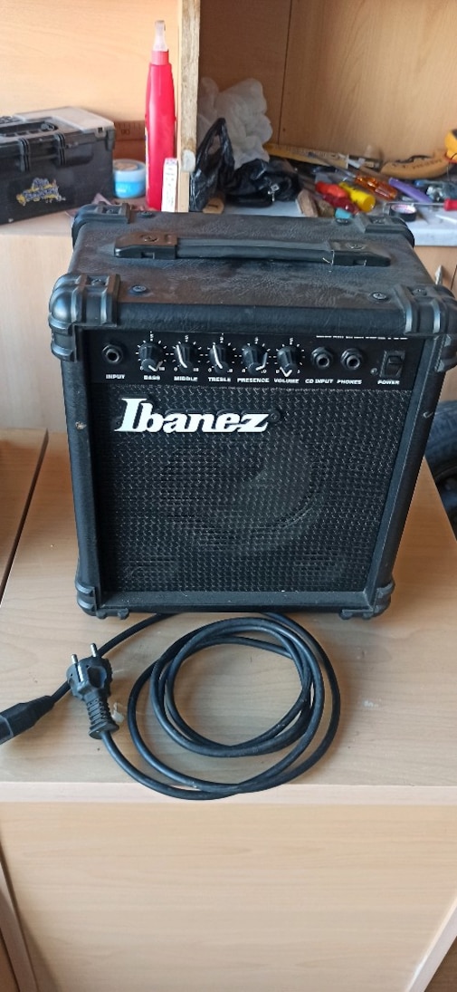 Ibanez IBZ10B Bas Gitar Amfisi