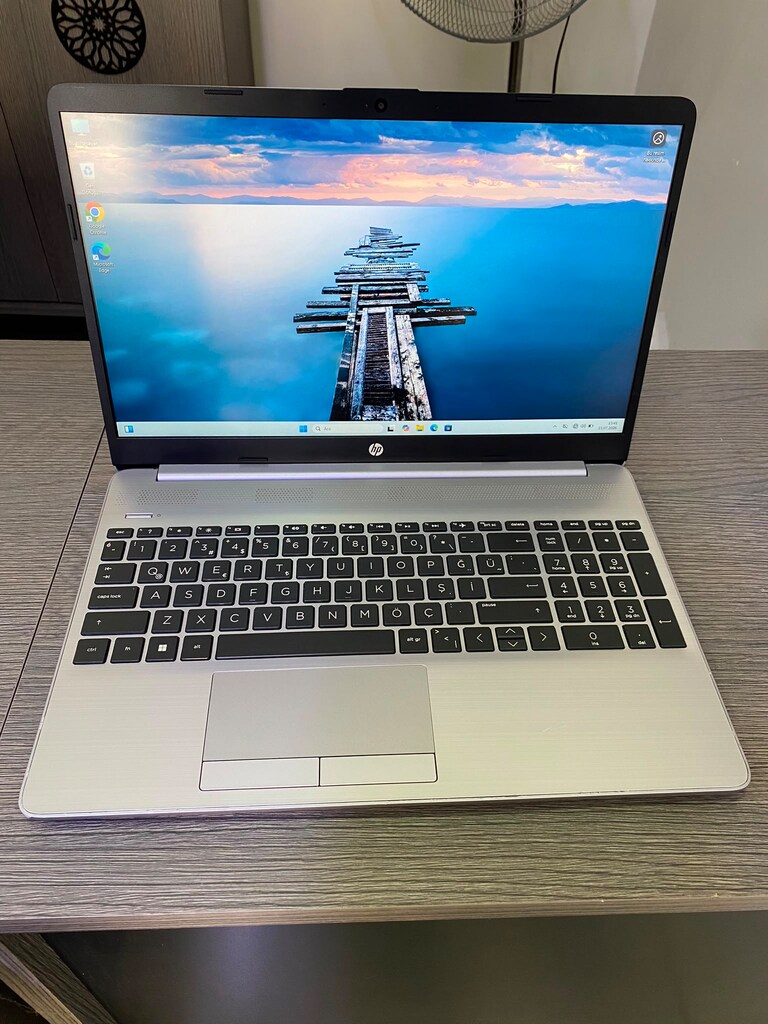 HP 255 G9 / RYZEN 5 5625U / 500 GB SSD / 8 GB RAM - 3