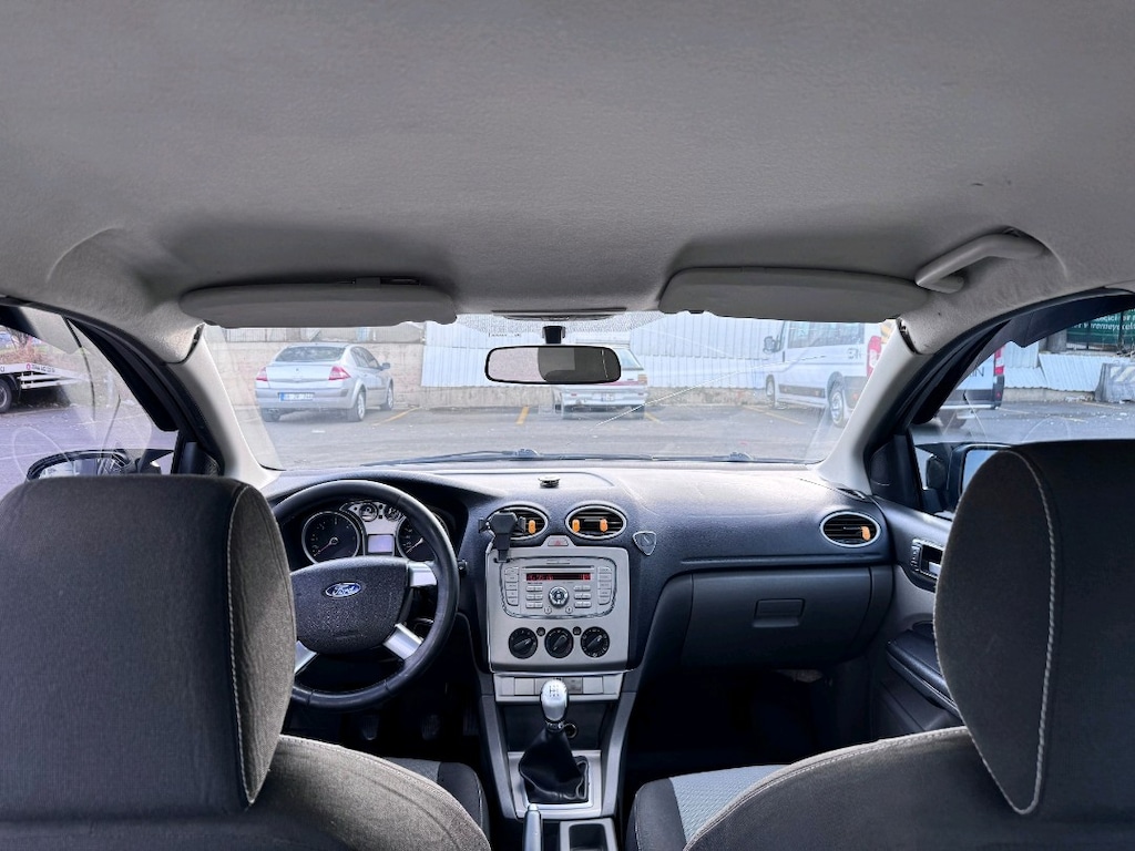 FORD FOCUS 2010 TREND X - 8