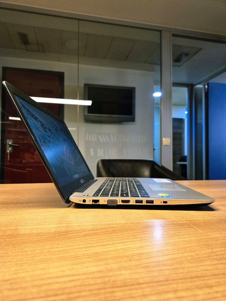 Laptop ASUS i5 İşlemci NVIDIA Ekran Kartı 240GB SSD 8GB Ram Pil Sağlam - 3