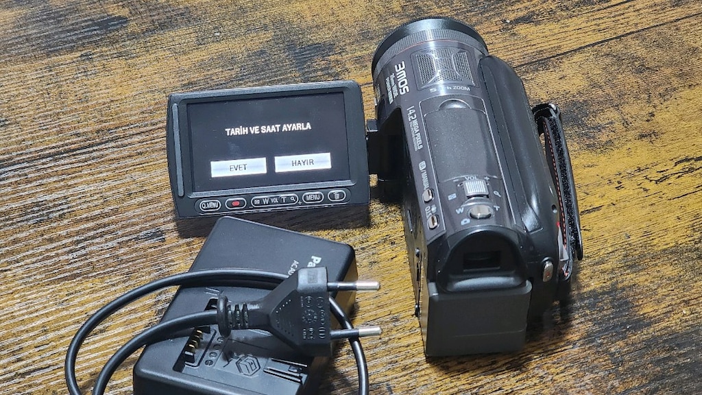 Panasonic HDC-HS700 14.2MP SD/240GB HDD Hybrid 35mm Wide Camcorder - 13