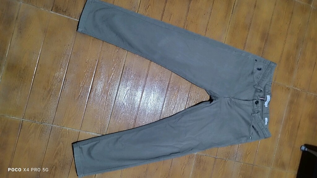 #U.S Polo pantolon..Yenidir lakin dolaptan çıkarırken bacakta özür - 8