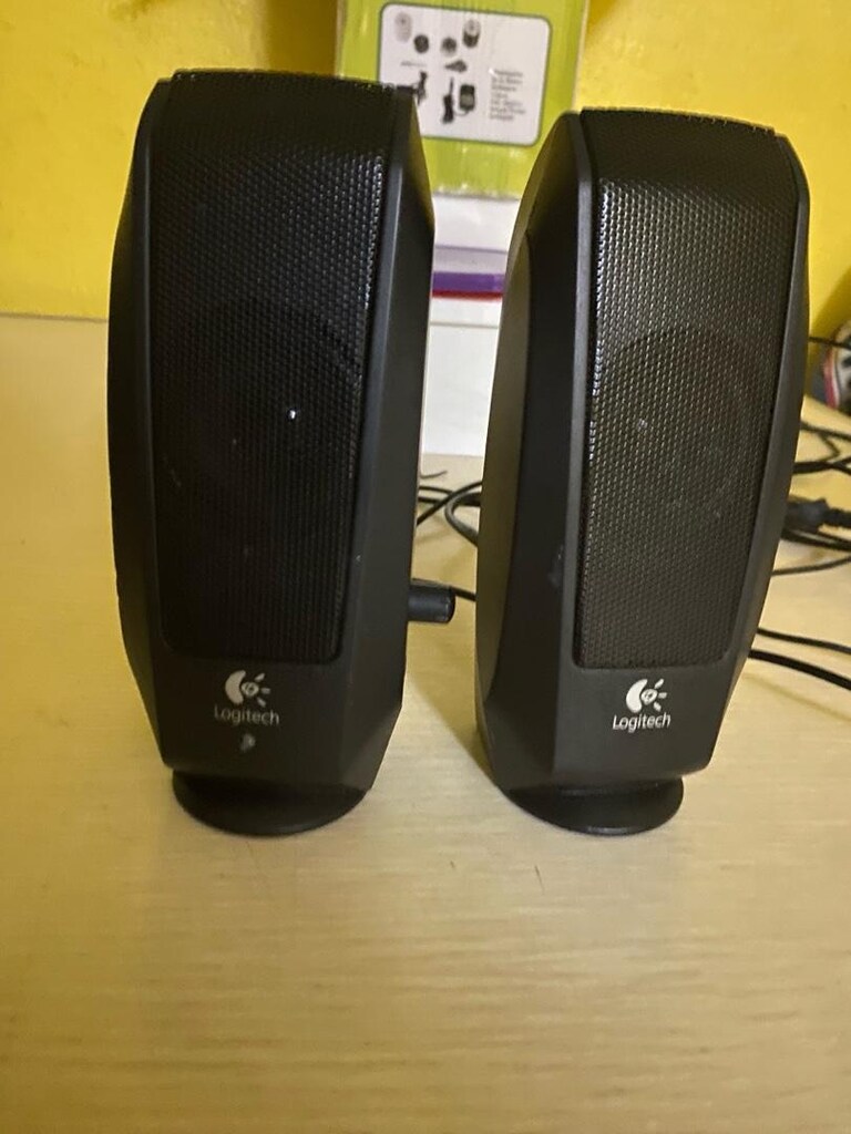Logitech S220 2+1 - 7
