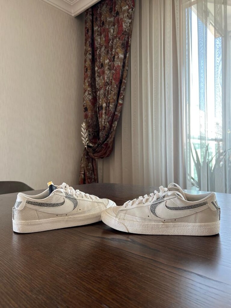 Nike beyaz ayakkabı