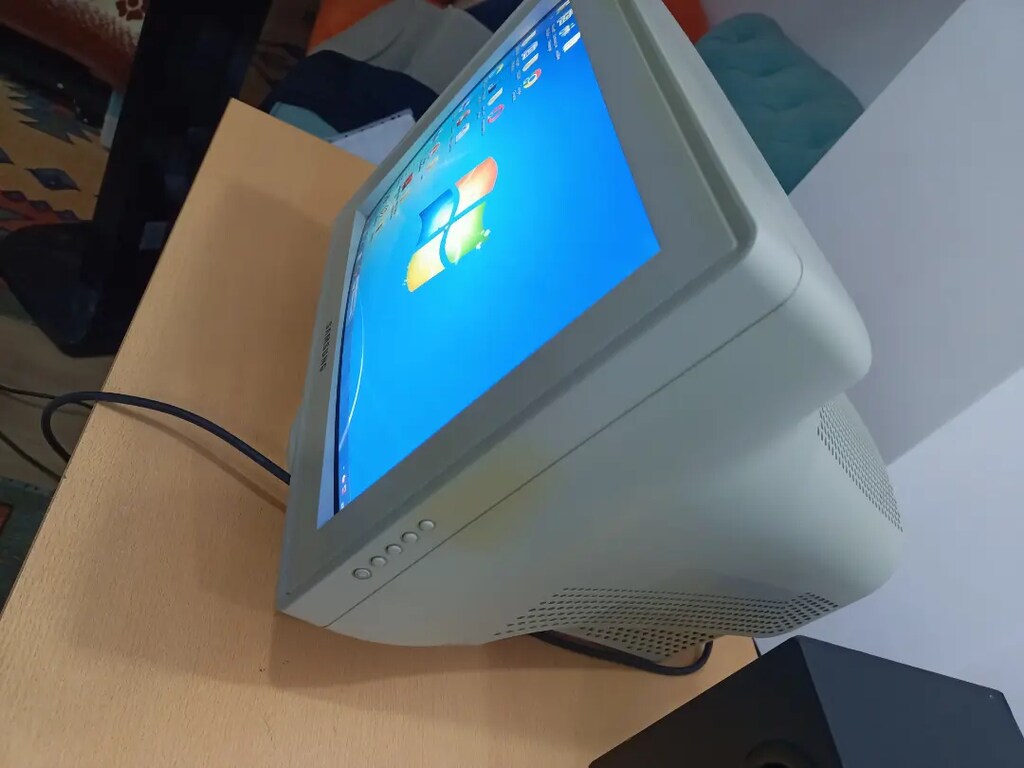 Syncmaster 793s monitör. - 4