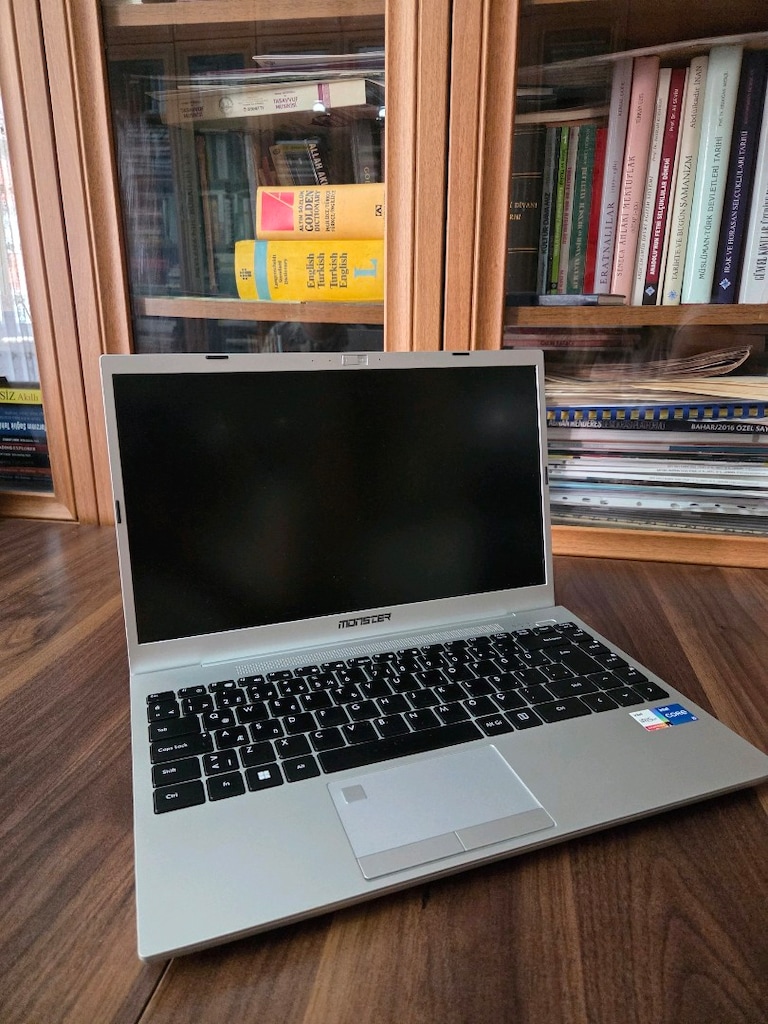 Monster Hüma H4 V5.1 Laptop - 3