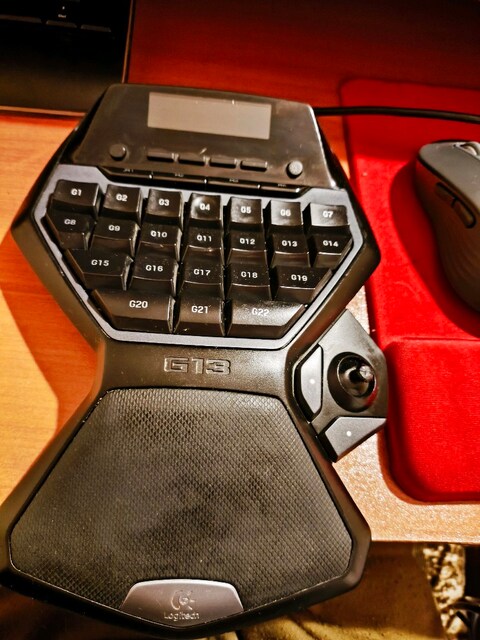 Logitech G13 Advanced Gameboard