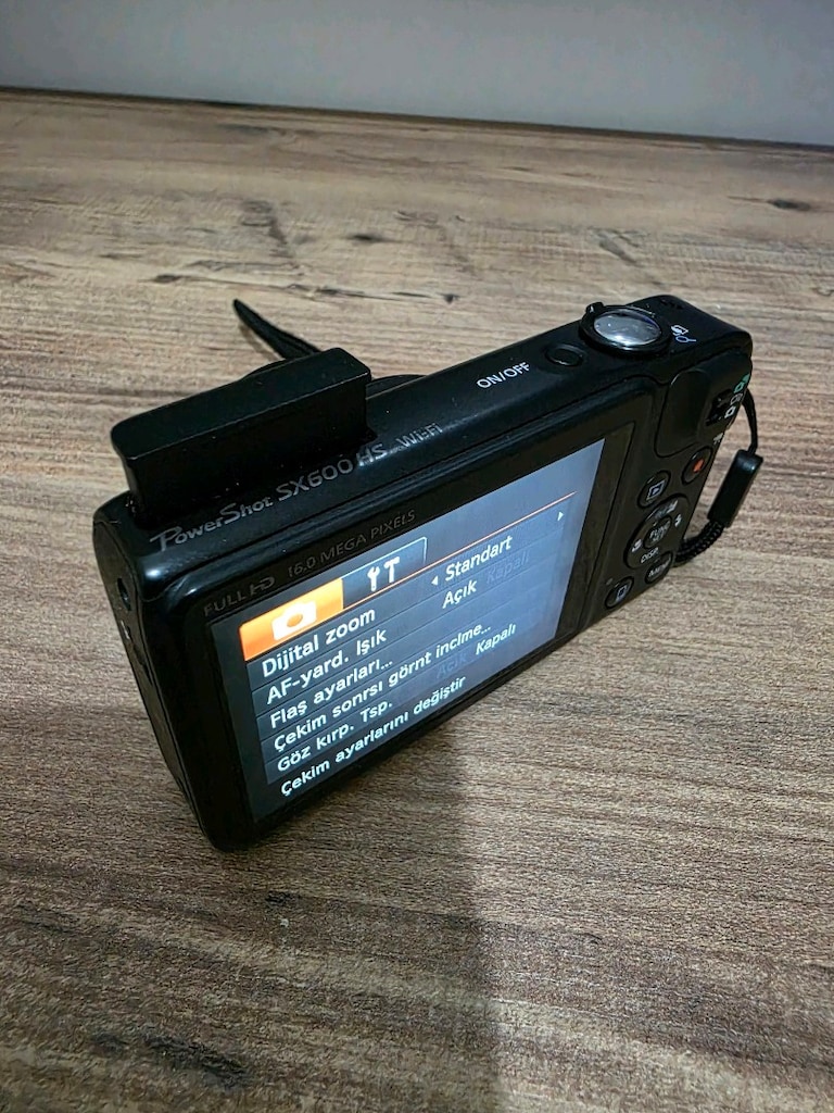 Canon PowerShot SX600 HS - 6
