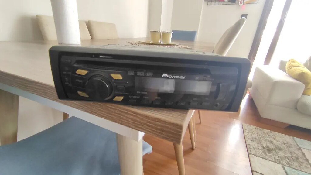Pioneer deh - 2350ub - 4