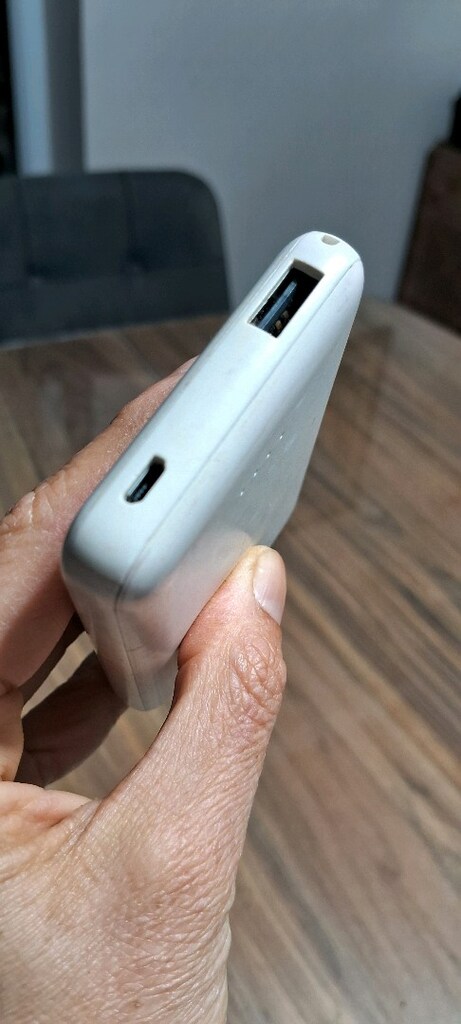 GoMobile beyaz taşınabilir şarj cihazı - 6