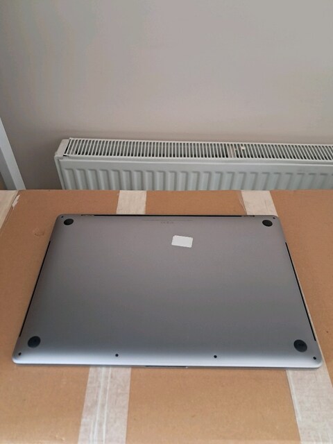 MACBOOK PRO