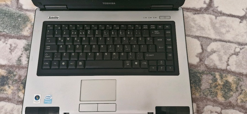 ACİL SATILIK Toshiba l40 - 5