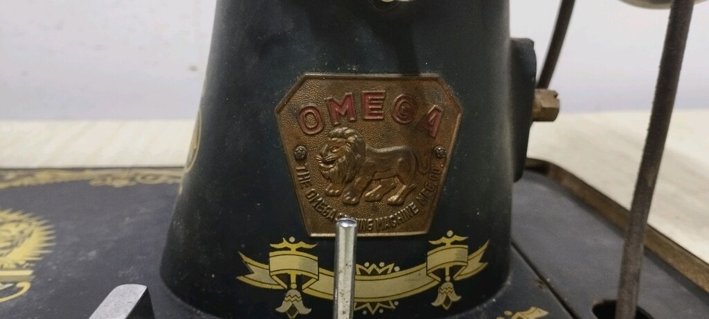 Antika 1959 model Çalışır durumda Omega Dikiş makinası - 6