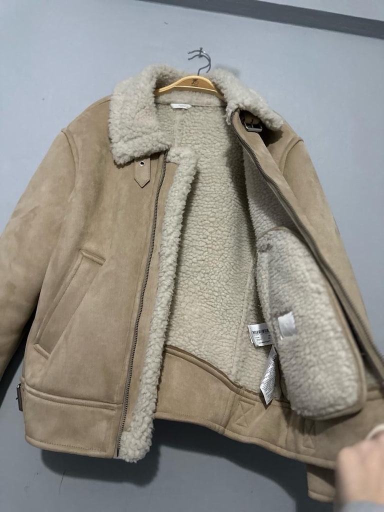 ZARA KIŞLIK MONT ETİKETİ ÜZERİNDE