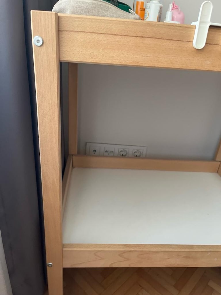 IKEA Sniglar Alt Değiştirme Masası - 4