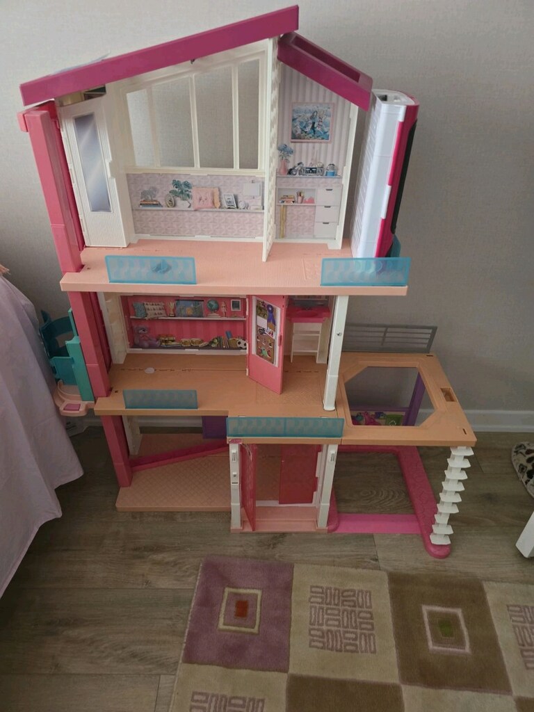 barbi oyun evi - 2