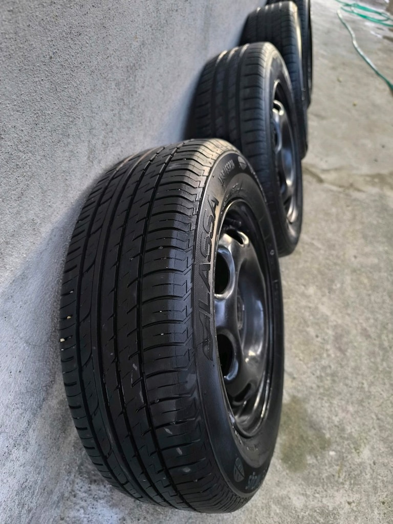 TOYOTA COROLLA EFSANE KASA ORJİNAL 4 JANT VE 4 SIFIR LASTİKLERİ - 4