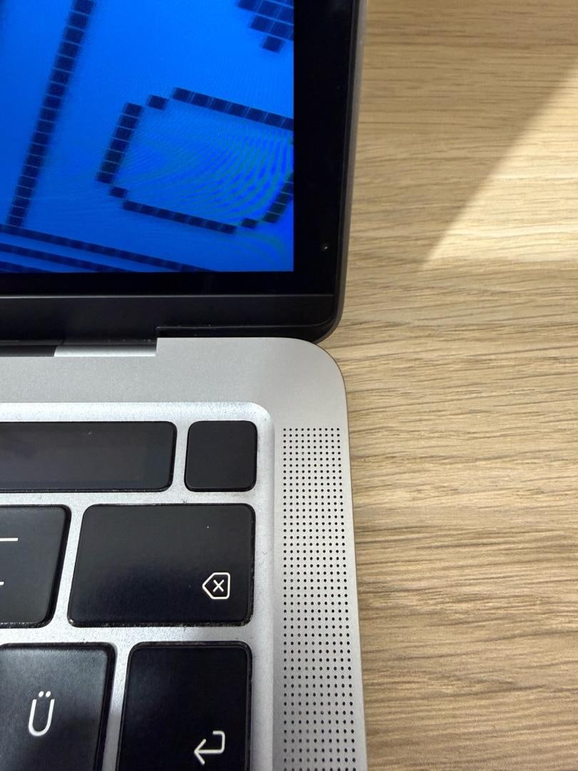 MacBook Pro / M2 / 13 inç / 16 GB Ram / 512 GB Ssd - 8
