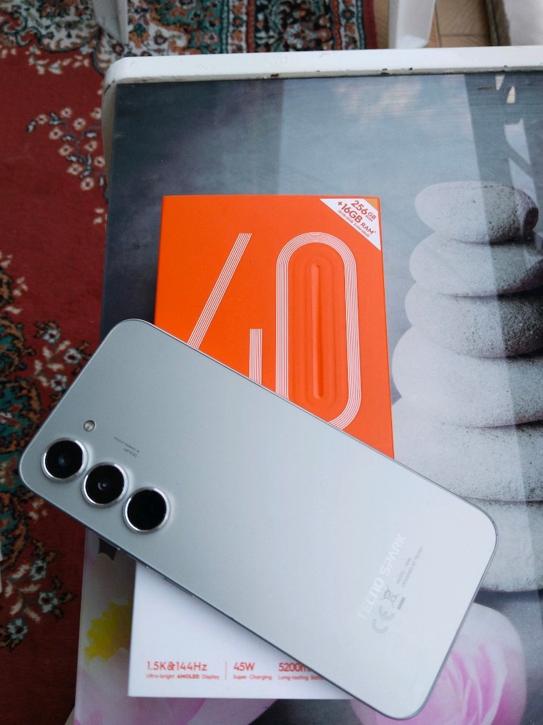 Tecno Spark 40 Pro 256 GB - 2