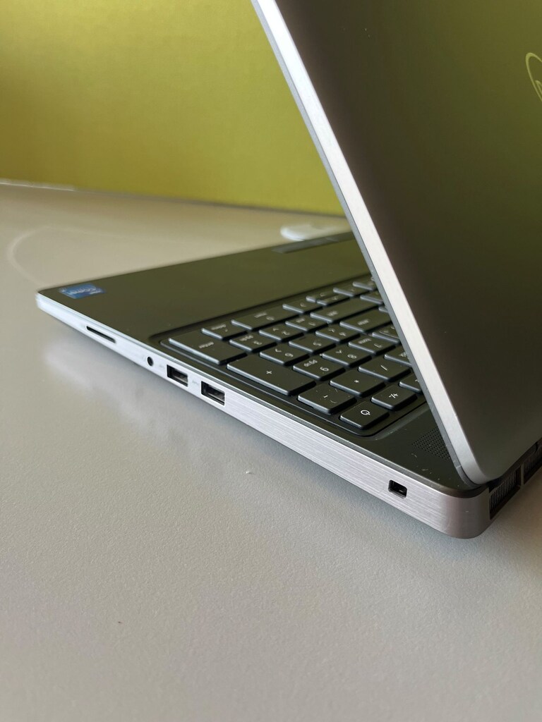 DELL Precision7560 i7-11800H /32GB RAM /512GB SSD/ Workstation - 2