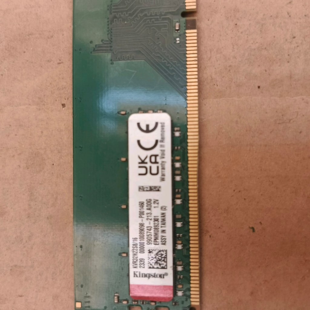 Kingston 16GB DDR4 3200MHz Masaüstü RAM Bellek (KVR32N22S8/16) - 3