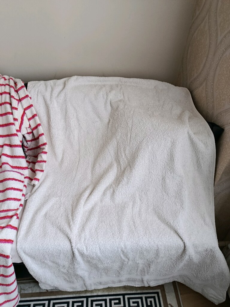 3 parça bornoz iki büyük havlu temiz yıkanmış paketli az kulanıldı - 5