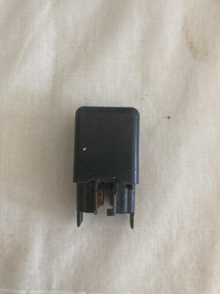 Suzuki Swift röle-Sigorta ve kontrol düğmeleri - 2