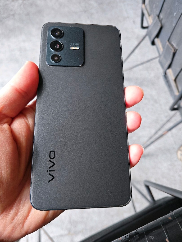 vivo v23 5G 12-256 gb y. d