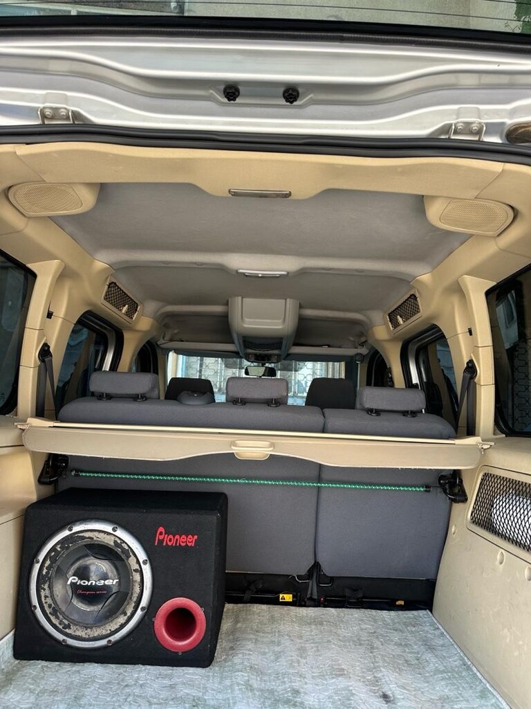 2009 model Ford Connek Aile aracı - 10