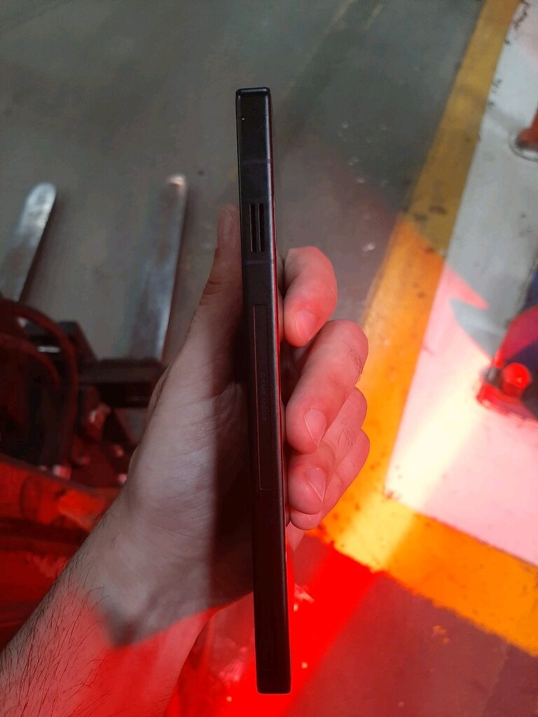 Red magic 11 pro - 2