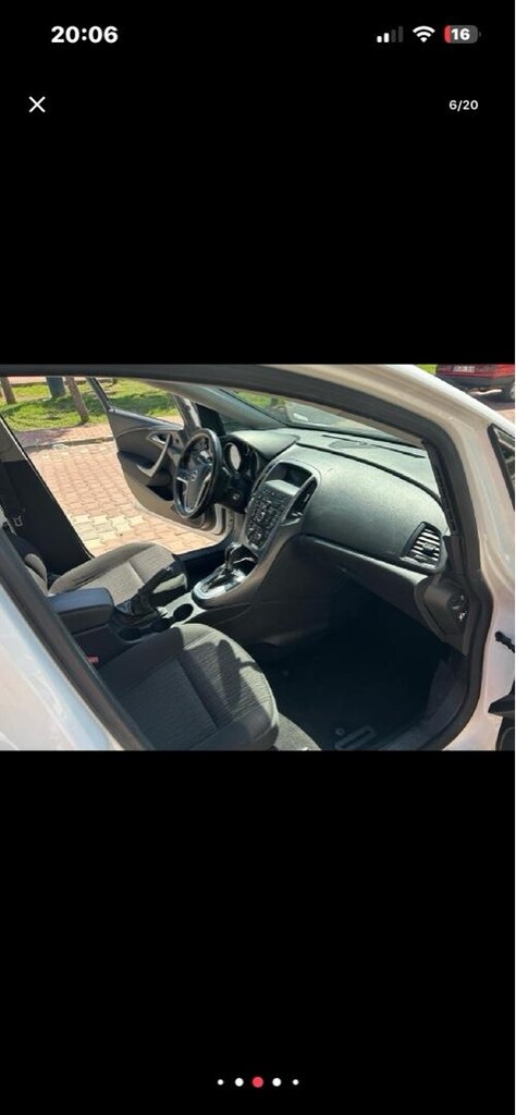 Opel Astra J Sedan - 17