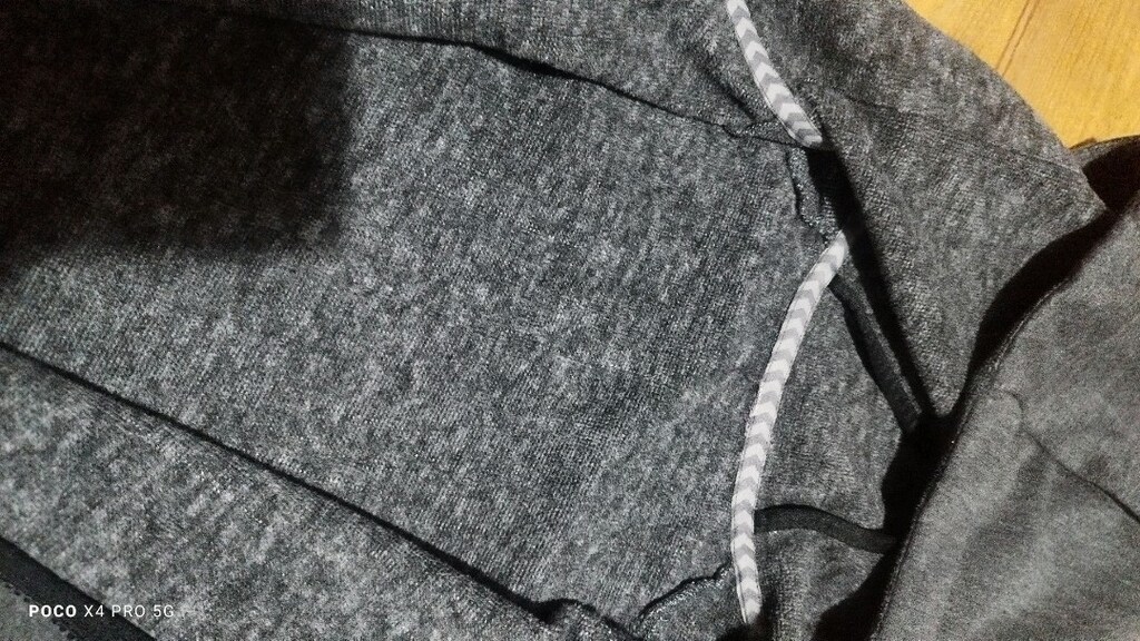 #Hummel kapişonlu sweat montEni çekilince 50 Boyu 63 Bu tip çokça var. - 4